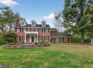 140 Glenwood Dr, Washington Crossing, PA 18977