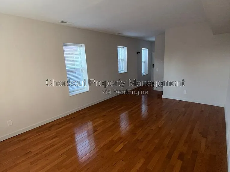 5531 Pershing Ave #32 — Photo 11