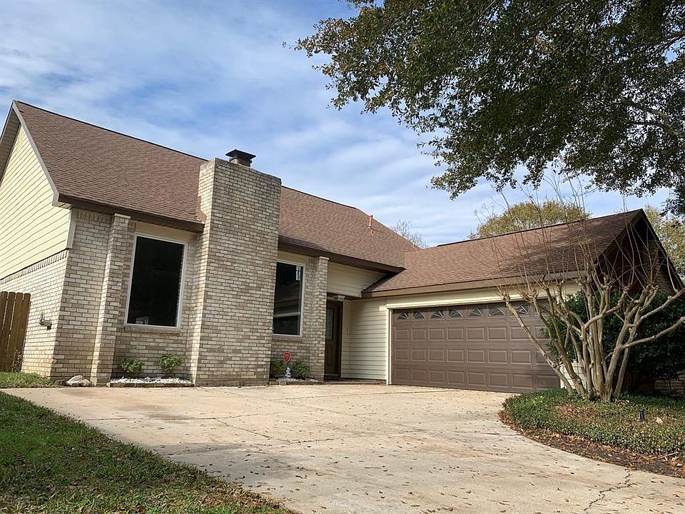1st image of 918 Park Knoll Ln