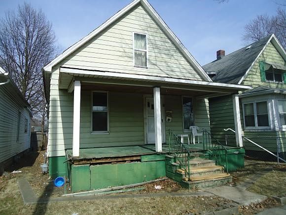 2nd image of 210 W Harrison Ave