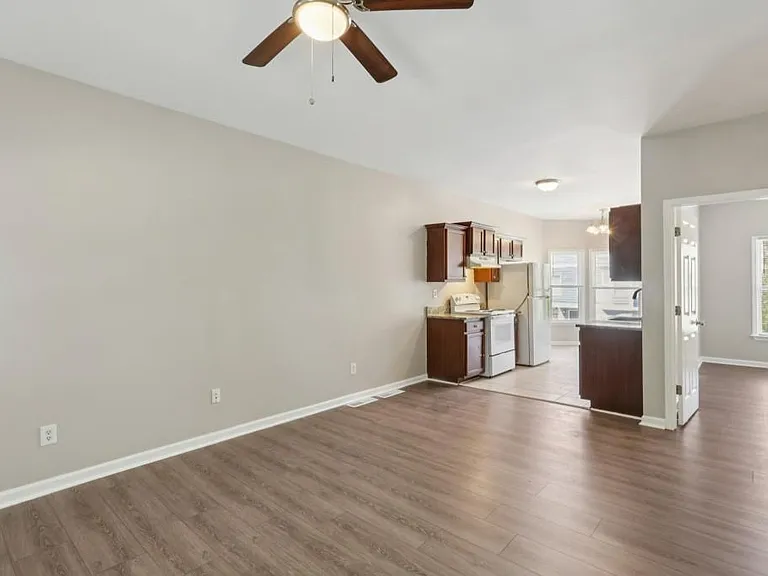 739 Prince Pl NW — Photo 15