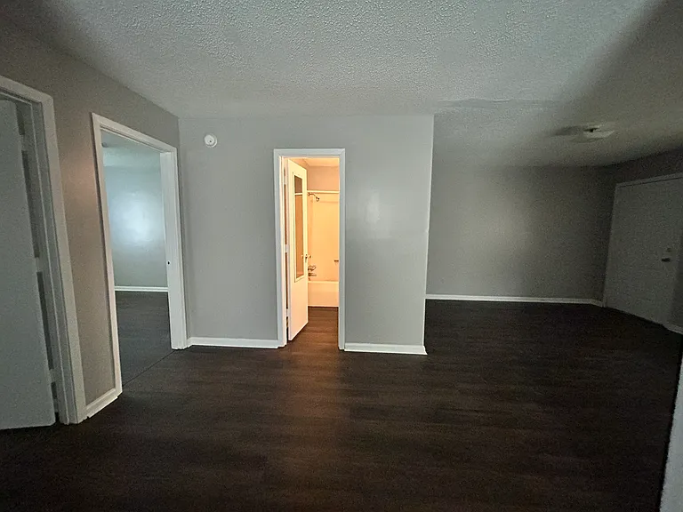 2710 S Taft St #7 — Photo 4