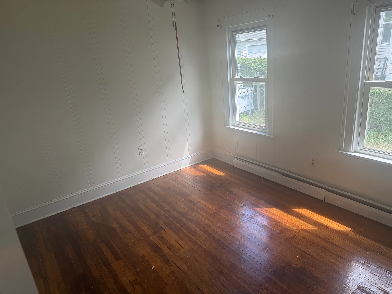 3 bed, 2472 sqft, $1,950 — Photo 2