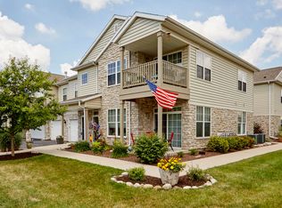 N16W26460 Meadowgrass Cir, Pewaukee, WI 53072