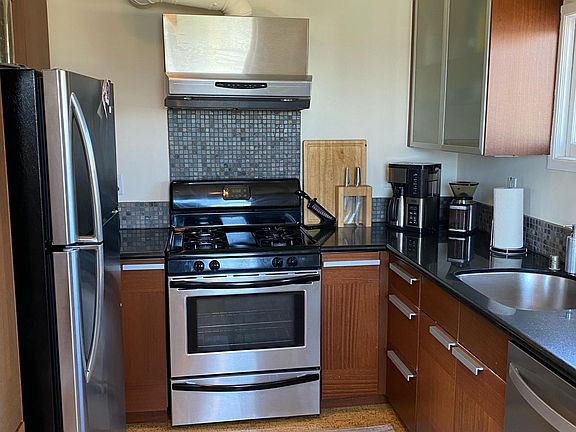 4th image of 20 Woodward Ave APT A