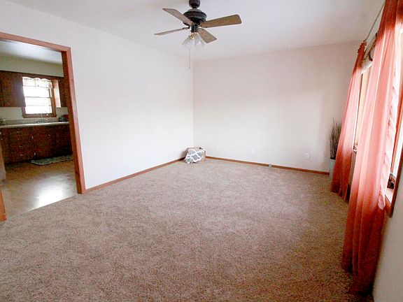 3rd image of 304 Mathews Dr