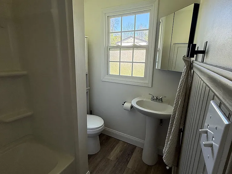 1107 Miller St — Photo 4