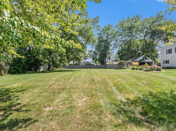 338 Baltimore Dr NE, Grand Rapids, MI 49503