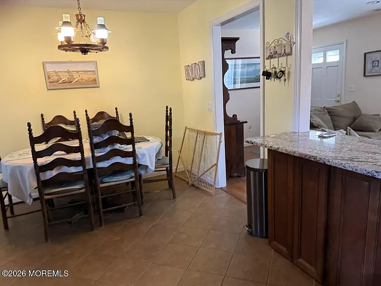 1835 Northwest Dr — Photo 4