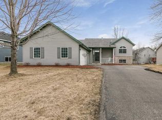 16327 Victoria Curv SE, Prior Lake, MN 55372