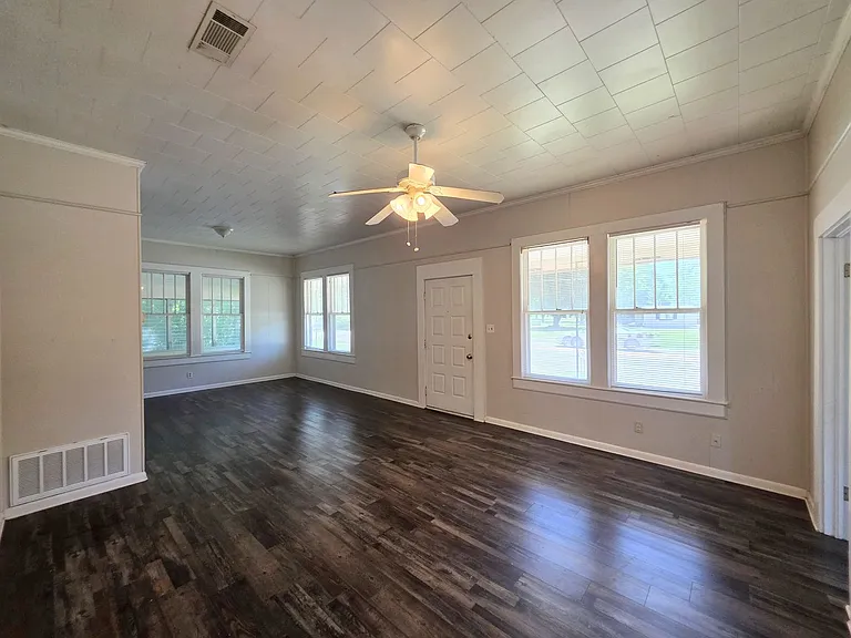 5404 N Blue Angel Pkwy — Photo 4