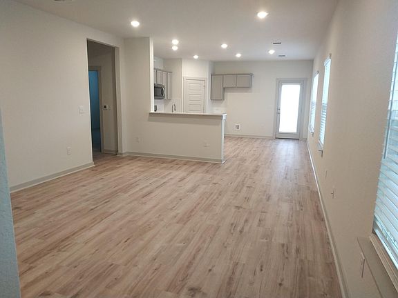 5th image of 10705 Meris Ln