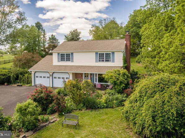 458 Rolling Hills Rd, Ottsville, PA 18942
