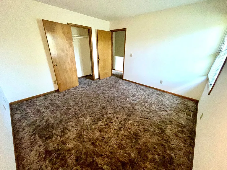 4601 W Millbrook Dr — Photo 17