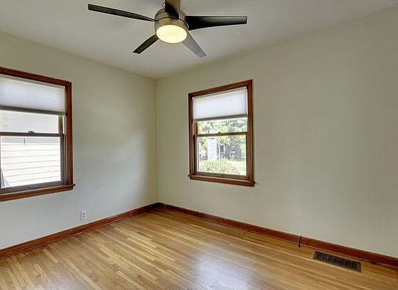 4th image of 1180 Van Buren Ave