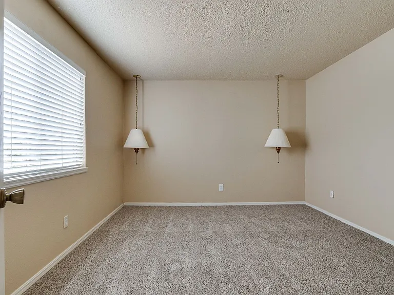 6060 Nw Expy #C — Photo 28