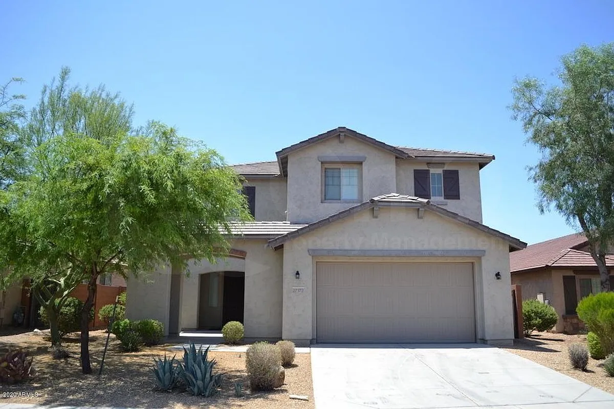 4 bed, 2.5 bath, 3030 sqft, $2,600 — Photo 1