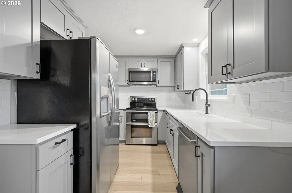 3 bed, 1152 sqft, $2,795 — Photo 4