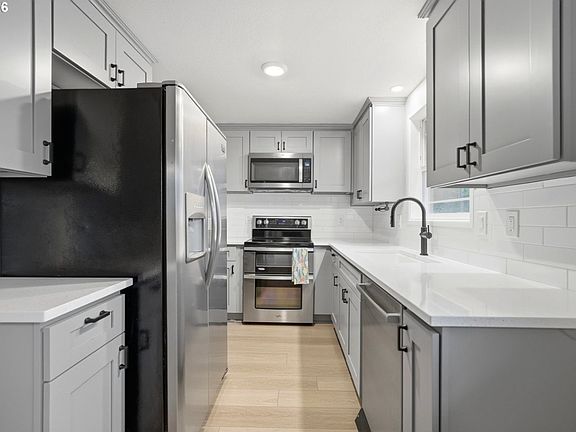 4th image of 12955 SW 22nd St
