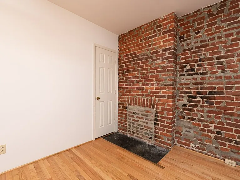 1239 W Cary St #2 — Photo 12