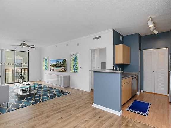 3rd image of 1919 Van Buren St APT 809A