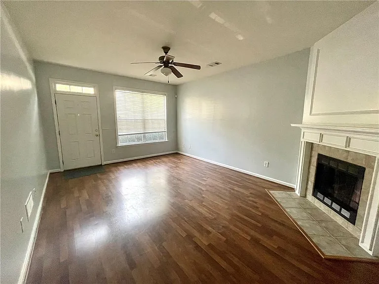 400 Grayson Way — Photo 3