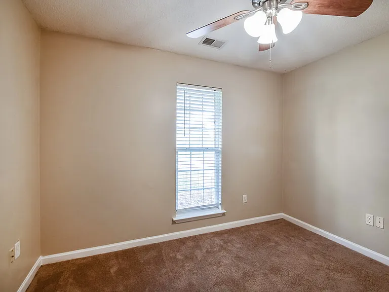 8035 Park Pike Dr — Photo 14