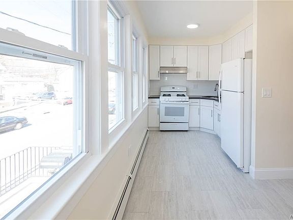 3rd image of 47 Pine Dr #1F