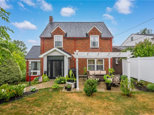 301 Thornwood Dr, Canonsburg, PA 15317