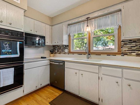 3rd image of 7509 Major Ave N