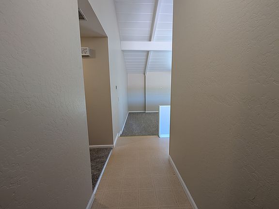 5th image of 1261 Gloria Dr