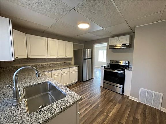 3rd image of 2202 NE 61st St