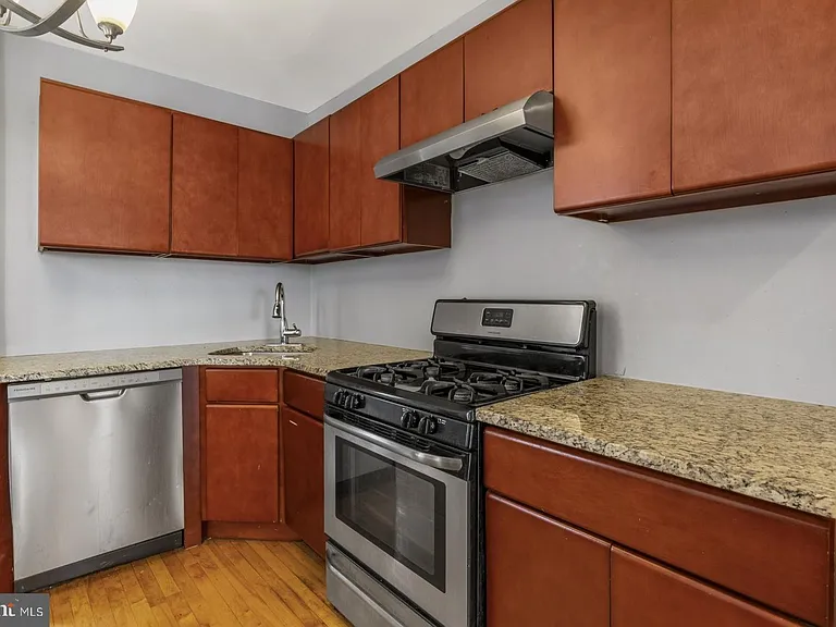 2803 Aramingo Ave — Photo 9