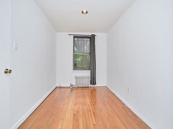 3rd image of 241 W 24th St APT 1