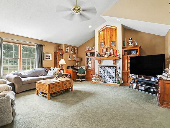 5th image of 17704 Moorepark Rd