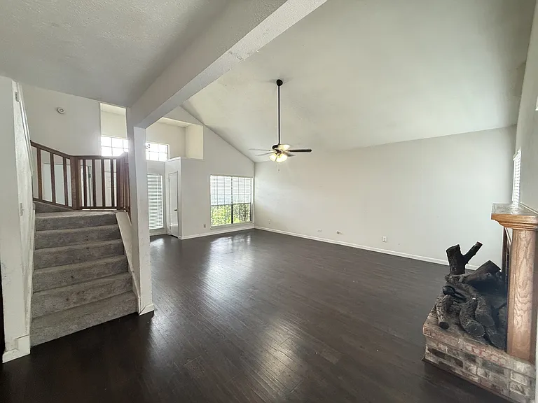 1616 Fannin Cir — Photo 17