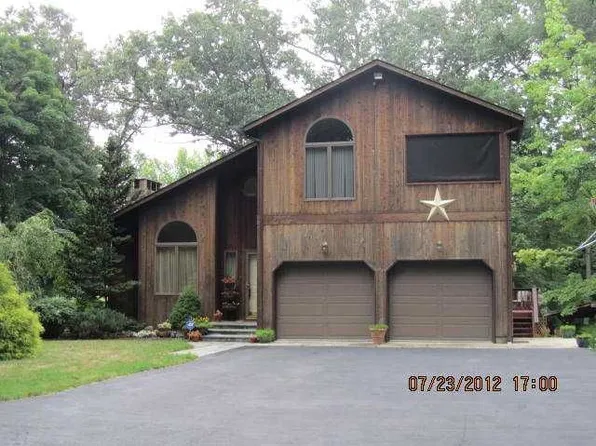113 Cherry Dr, New Windsor, NY 12553