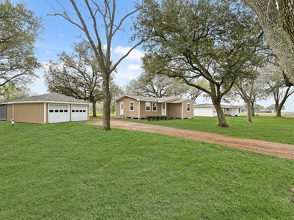 2nd image of 8427 Brinkmeyer Rd