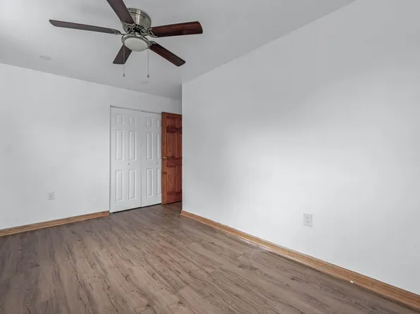 1087 Blake Avenue image 13 of 25