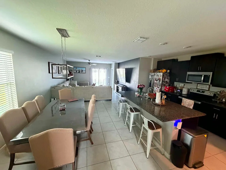 1049 Royal Empress Dr