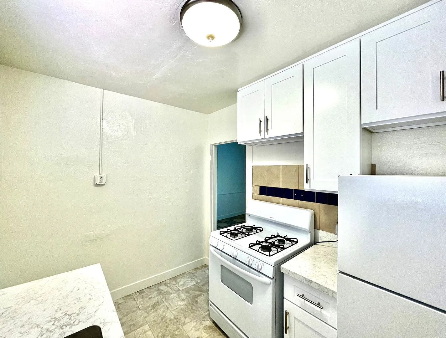 Studio in Downtown Oceanside! — Photo 4
