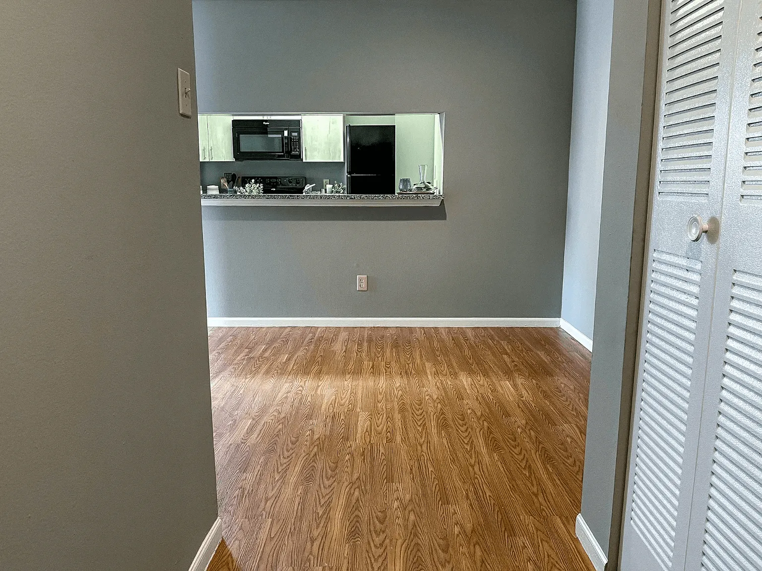 South Summit Apartments — Photo 1