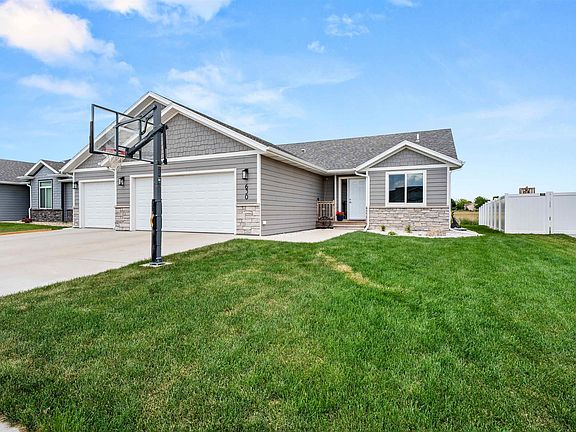2nd image of 630 Creekside Trl