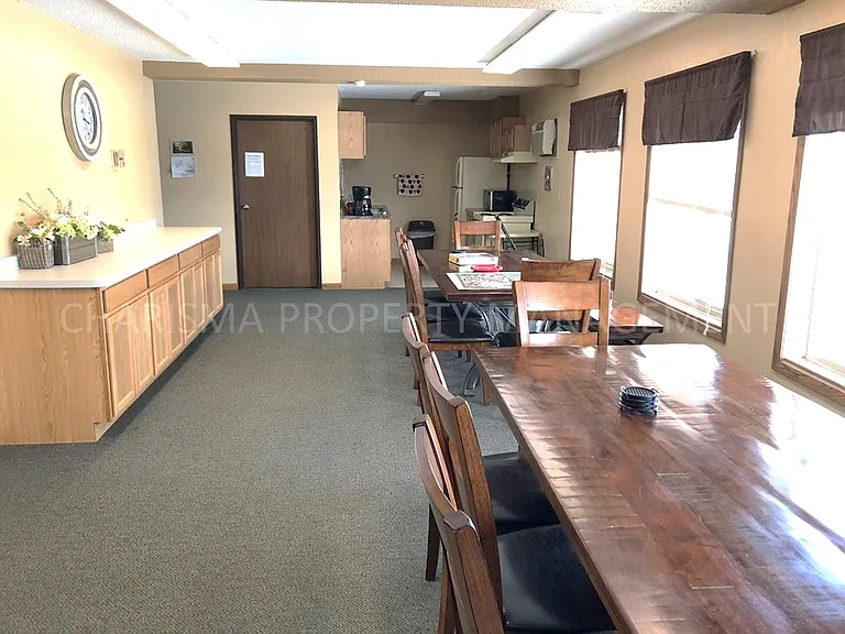 Missouri View Apartments — Photo 18
