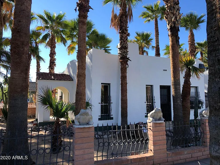 1139 E Palm Ln — Photo 20