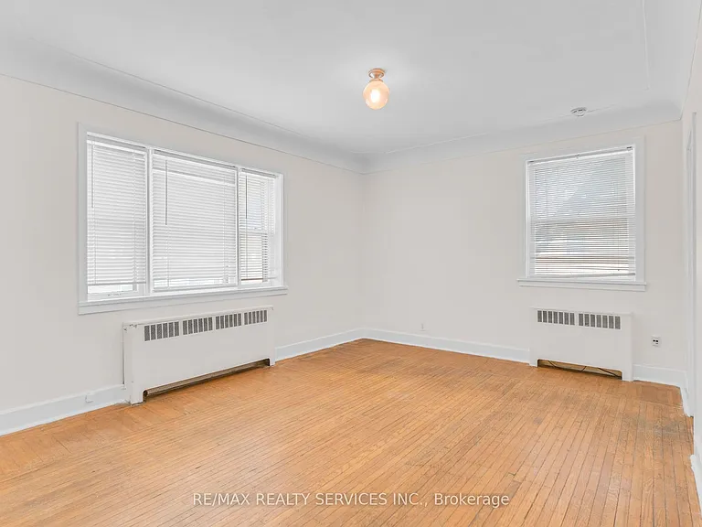 17 Webber Ave #2 — Photo 2