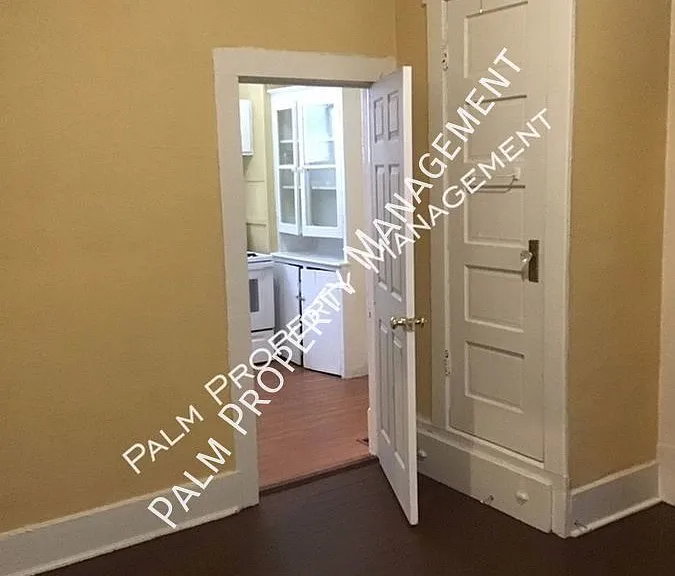 1013 E Park Ave — Photo 9