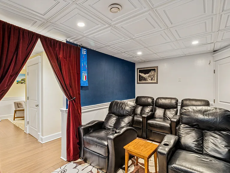 38 Baycrest Ave — Photo 20