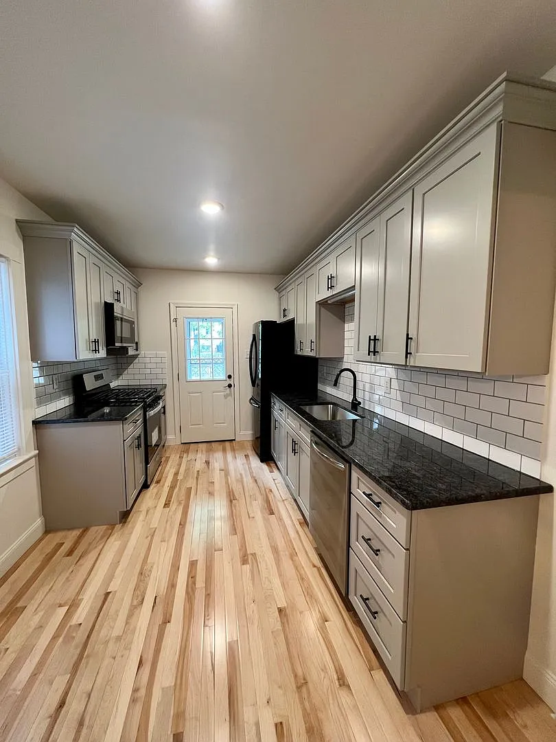 732 5th St photo 1