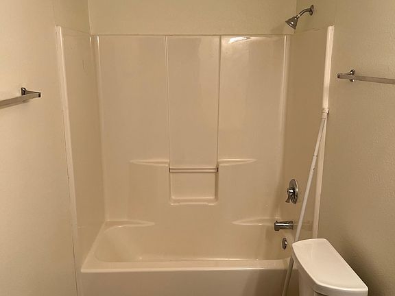 4th image of 1109 Columbia Ave #2